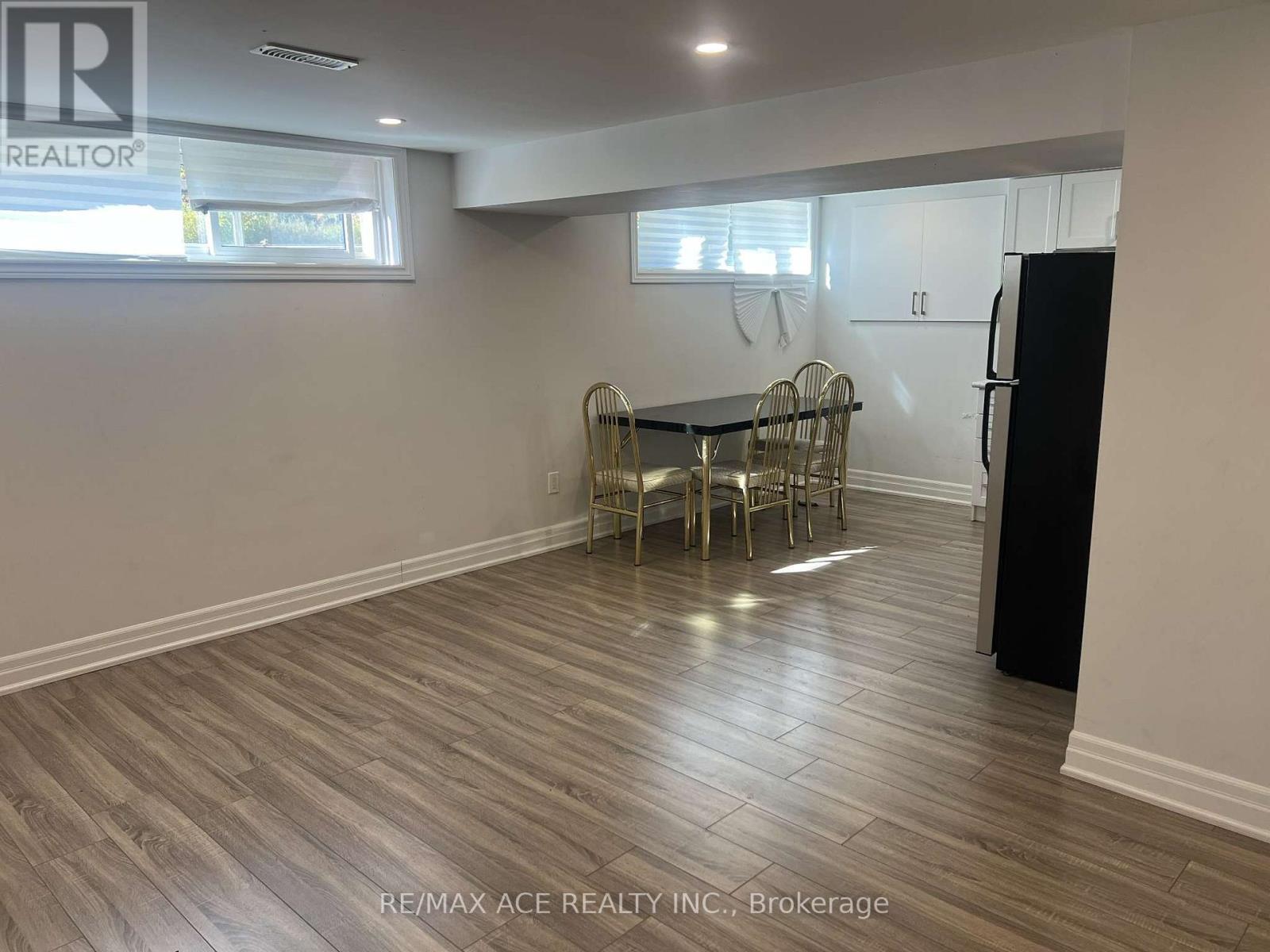 Bsmt - 21 Ada Crescent, Toronto, Ontario  M1P 4A9 - Photo 3 - E12485676