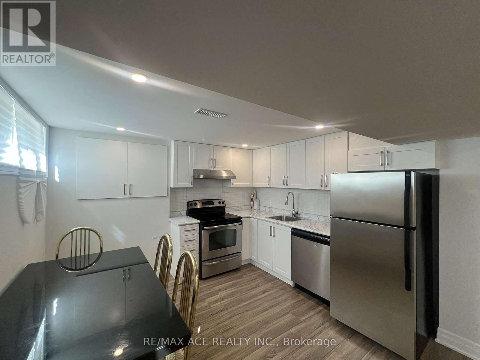 Bsmt - 21 Ada Crescent, Toronto, Ontario  M1P 4A9 - Photo 4 - E12485676