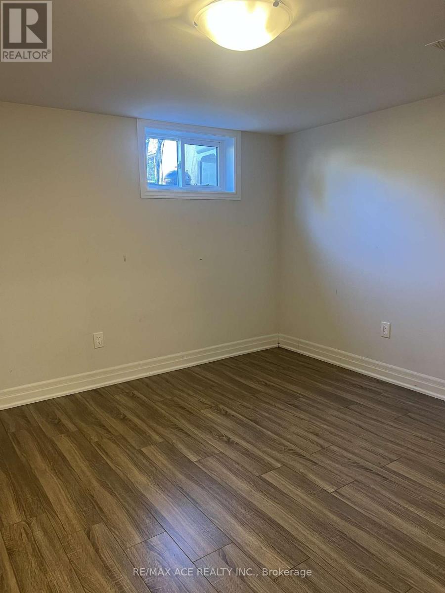 Bsmt - 21 Ada Crescent, Toronto, Ontario  M1P 4A9 - Photo 9 - E12485676