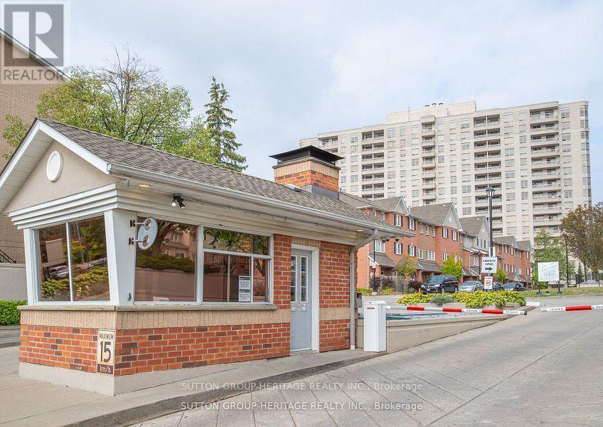 1415 - 1000 The Esplanade N, Pickering, Ontario  L1V 6V4 - Photo 4 - E12485689