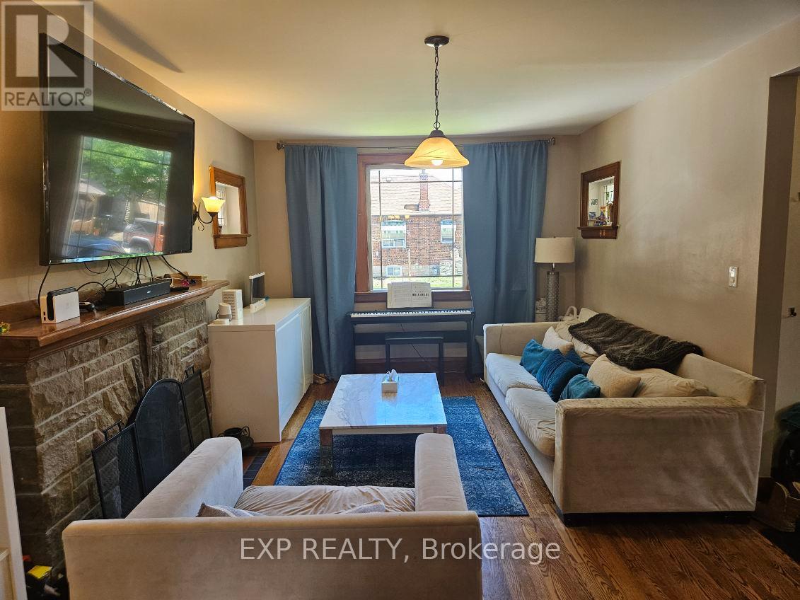 46 Wolverton Avenue, Toronto, Ontario  M4J 3H8 - Photo 6 - E12485779