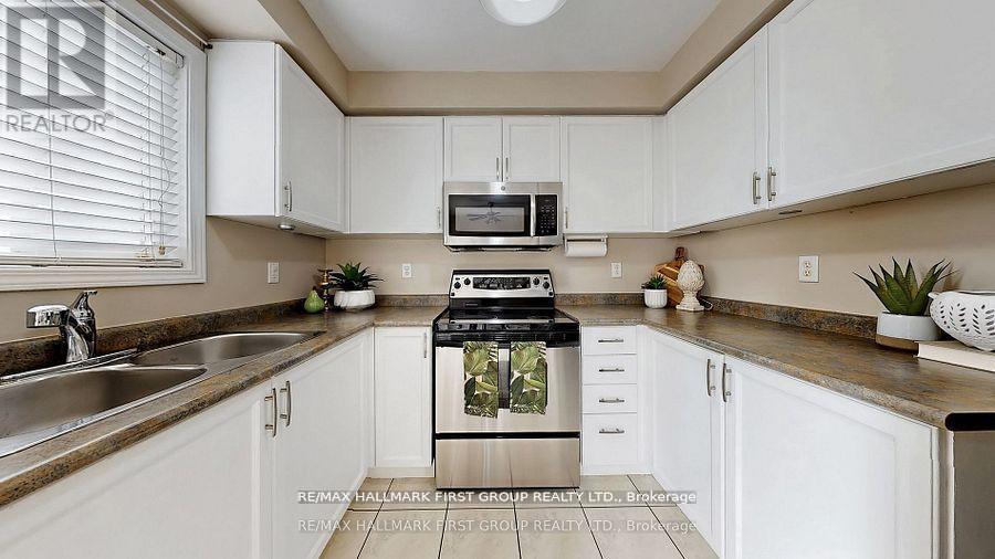 39 Robideau Place, Whitby, Ontario  L1R 3G6 - Photo 8 - E12485845