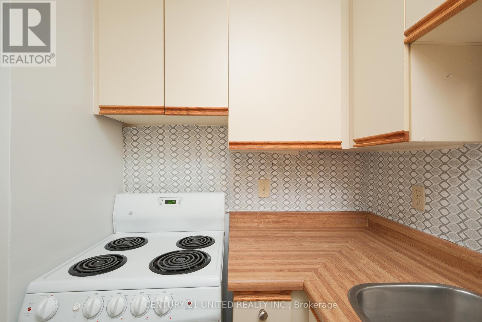 222 - 921 Armour Road, Peterborough (Ashburnham Ward 4), Ontario  K9H 7K5 - Photo 9 - X12485804