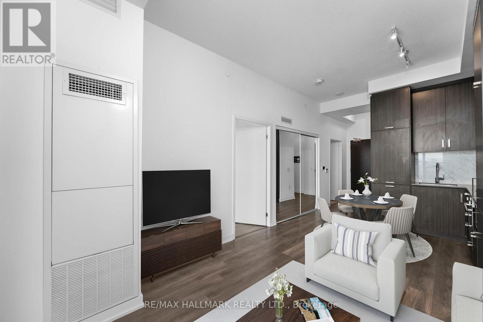 511 - 60 Honeycrisp Crescent, Vaughan, Ontario  L4K 0N5 - Photo 8 - N12485632