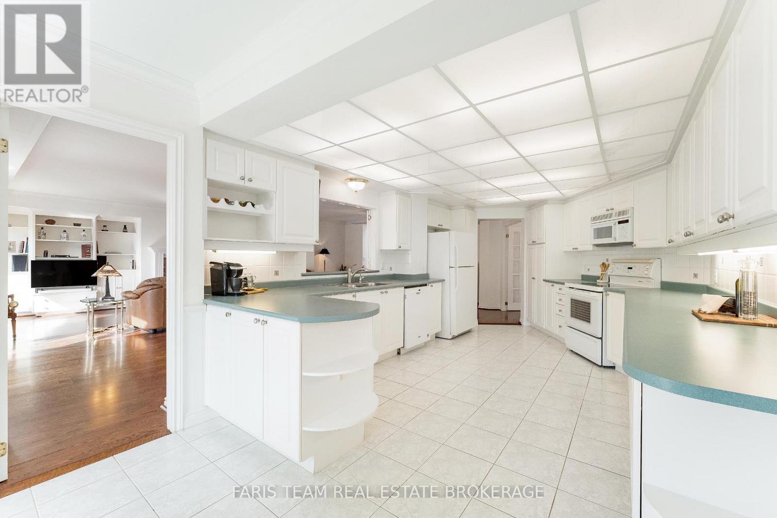 307 - 85 Wellington Street W, Aurora, Ontario  L4G 2P2 - Photo 6 - N12485715