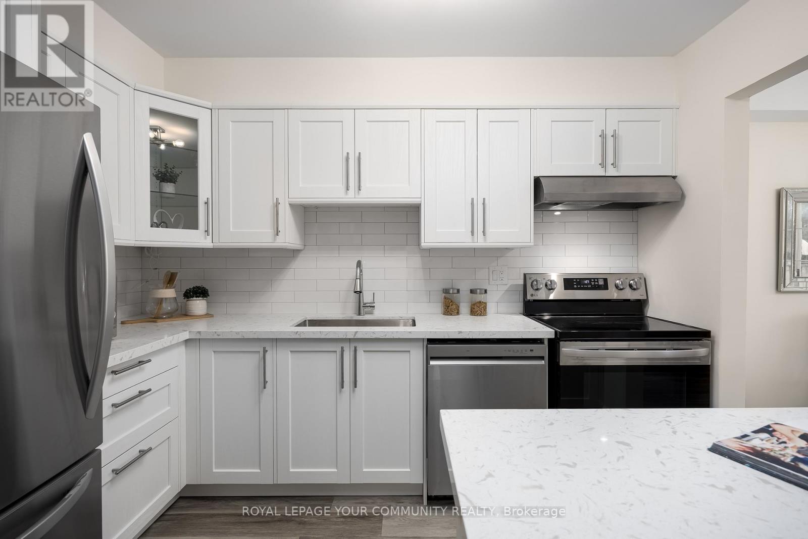 76 Knightsbridge Way, Markham, Ontario  L3P 3W5 - Photo 11 - N12485737