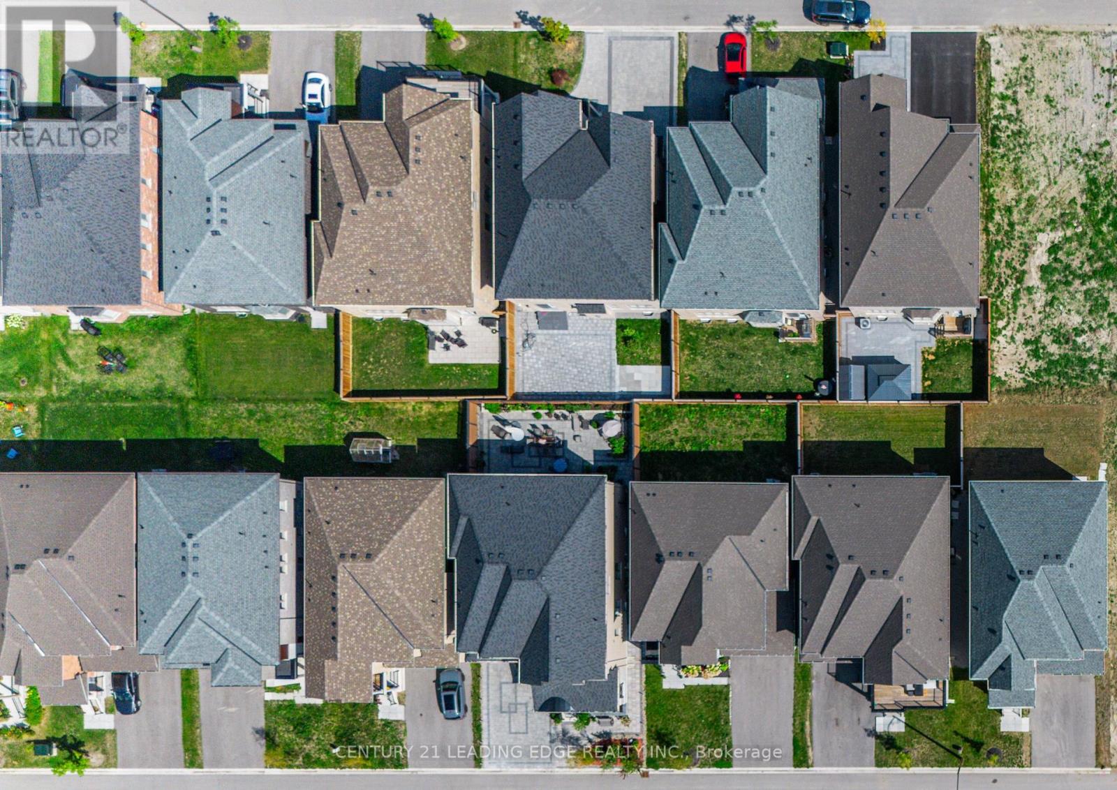 21 Marlene Johnston Drive, East Gwillimbury, Ontario  L9N 0W7 - Photo 3 - N12485748