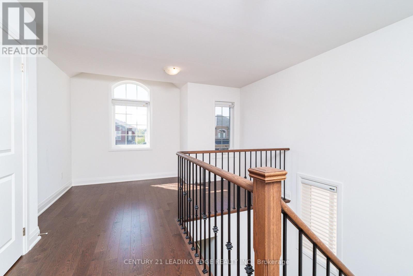 21 Marlene Johnston Drive, East Gwillimbury, Ontario  L9N 0W7 - Photo 7 - N12485748