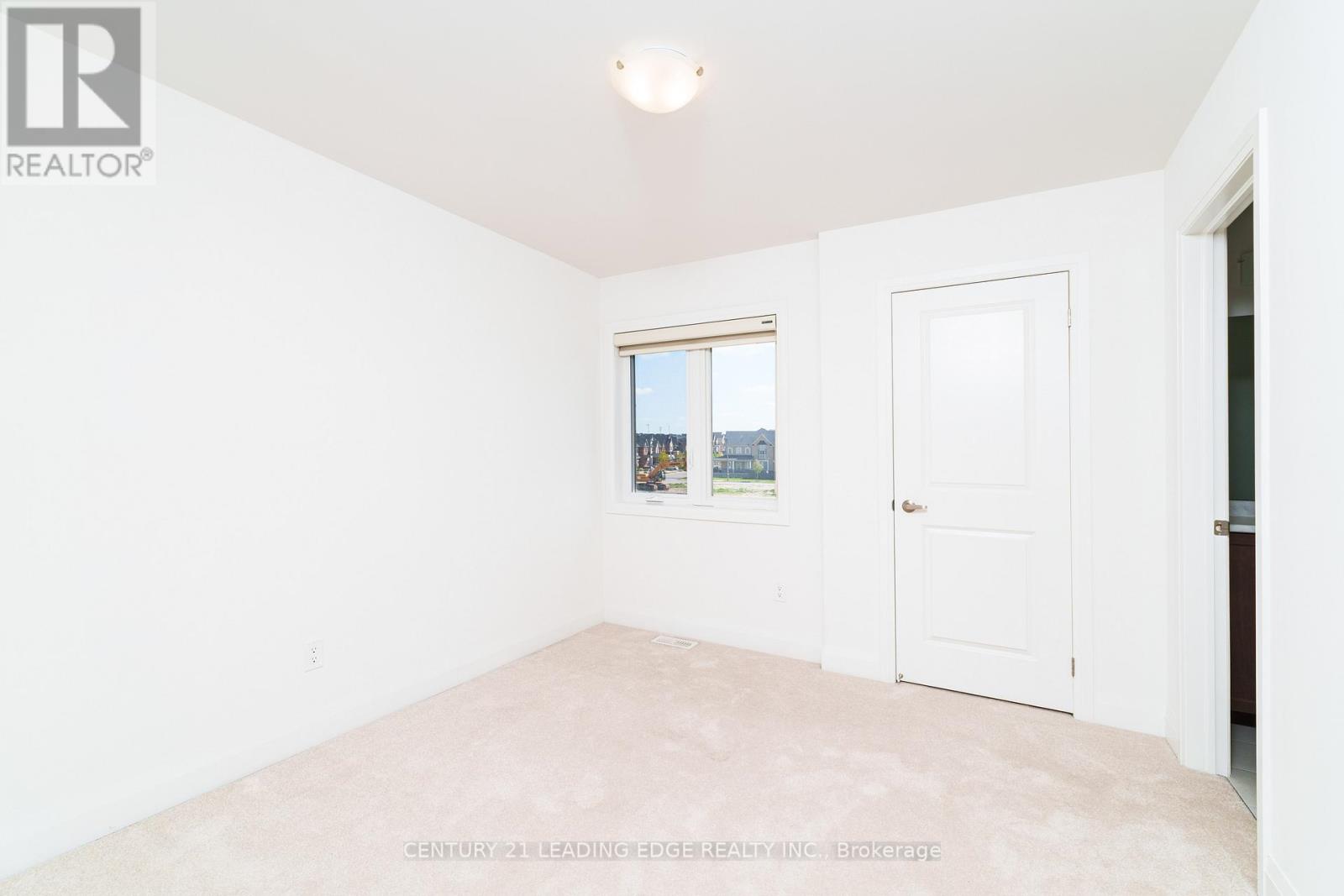 21 Marlene Johnston Drive, East Gwillimbury, Ontario  L9N 0W7 - Photo 8 - N12485748