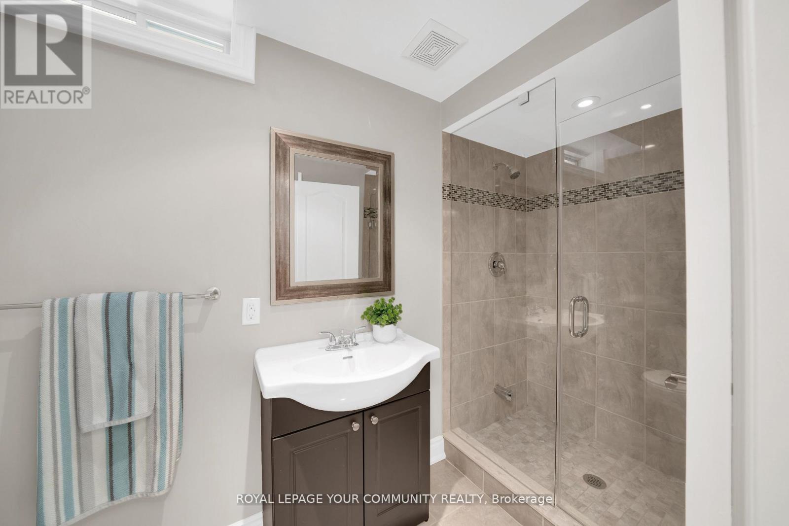 57 Deepsprings Crescent, Vaughan, Ontario  L6A 3L7 - Photo 36 - N12485764