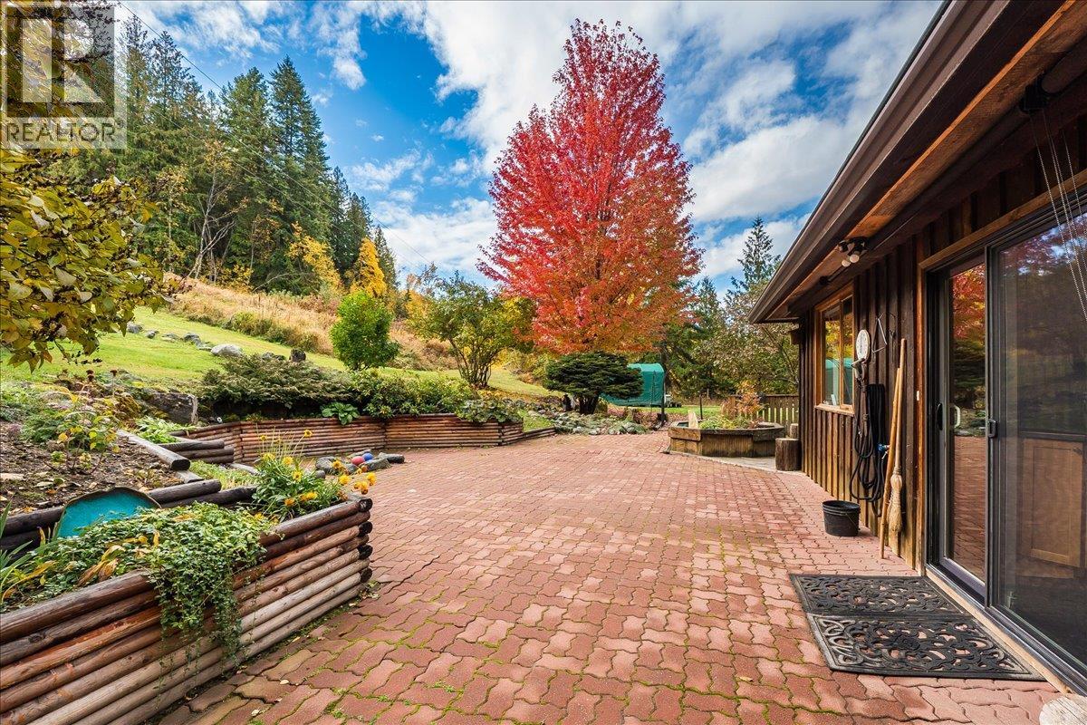 3330 Kenville Mine Road, Nelson, British Columbia