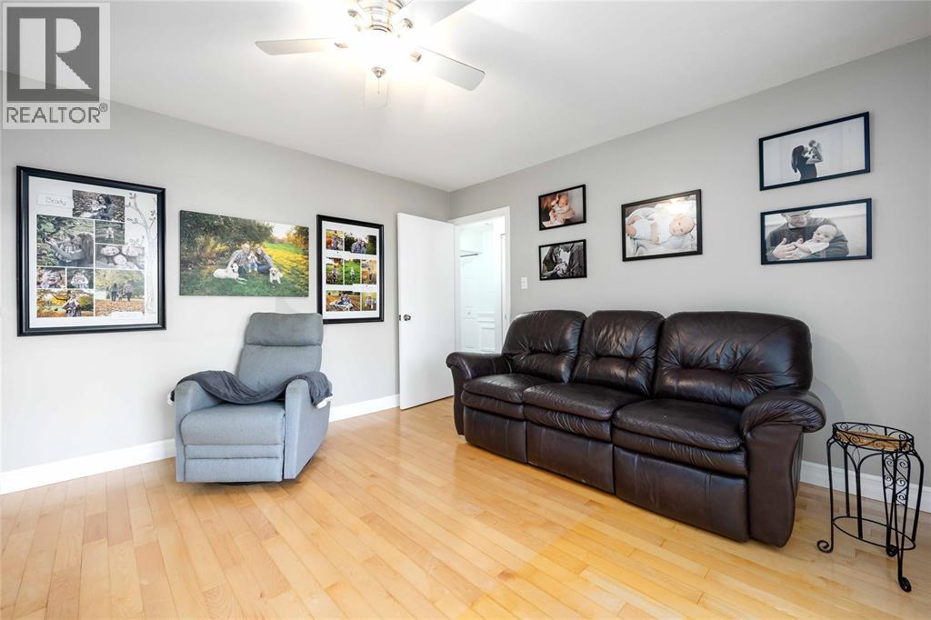 1104 Cathcart Boulevard, Sarnia, Ontario  N7S 2H5 - Photo 13 - 25027356