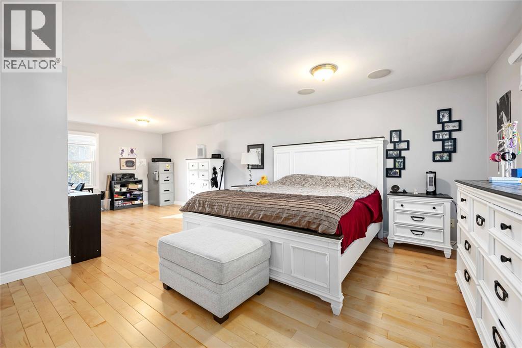 1104 Cathcart Boulevard, Sarnia, Ontario  N7S 2H5 - Photo 16 - 25027356