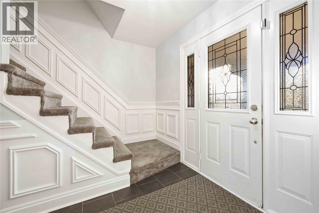 1104 Cathcart Boulevard, Sarnia, Ontario  N7S 2H5 - Photo 3 - 25027356