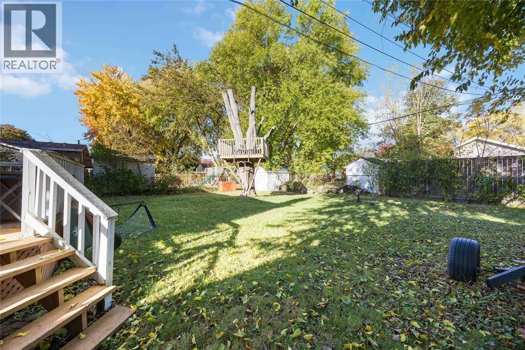 1104 Cathcart Boulevard, Sarnia, Ontario  N7S 2H5 - Photo 36 - 25027356