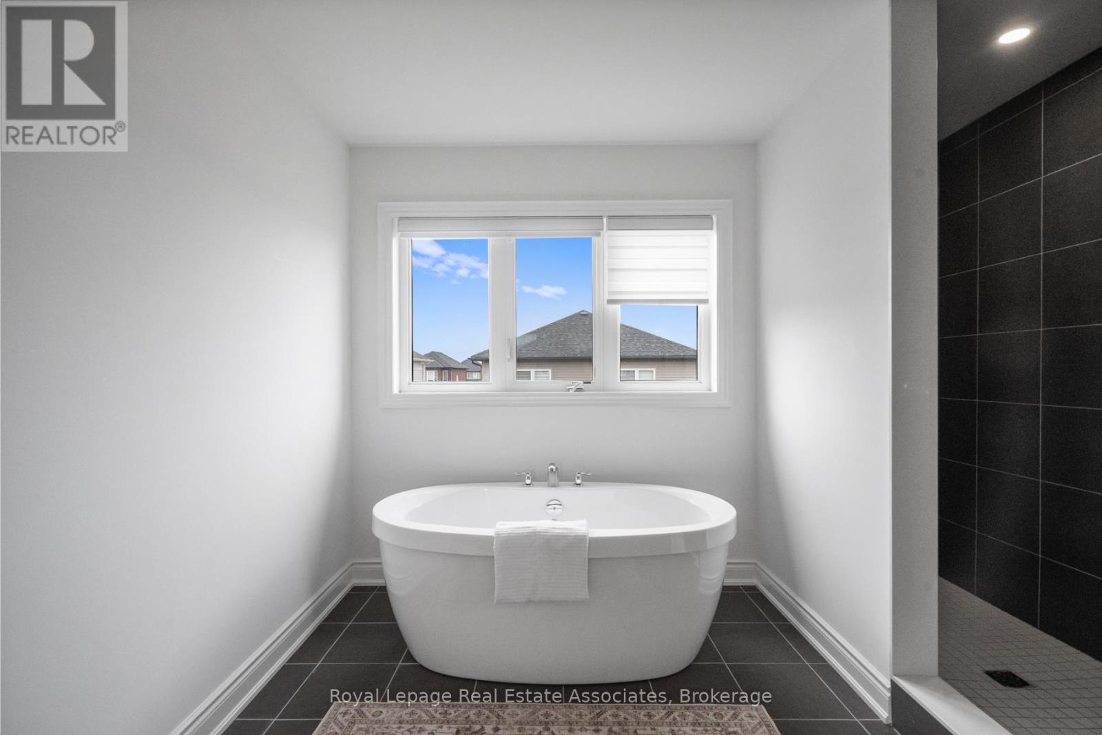 12 Emerald Street, Wasaga Beach, Ontario  L9Z 0K8 - Photo 24 - S12485678