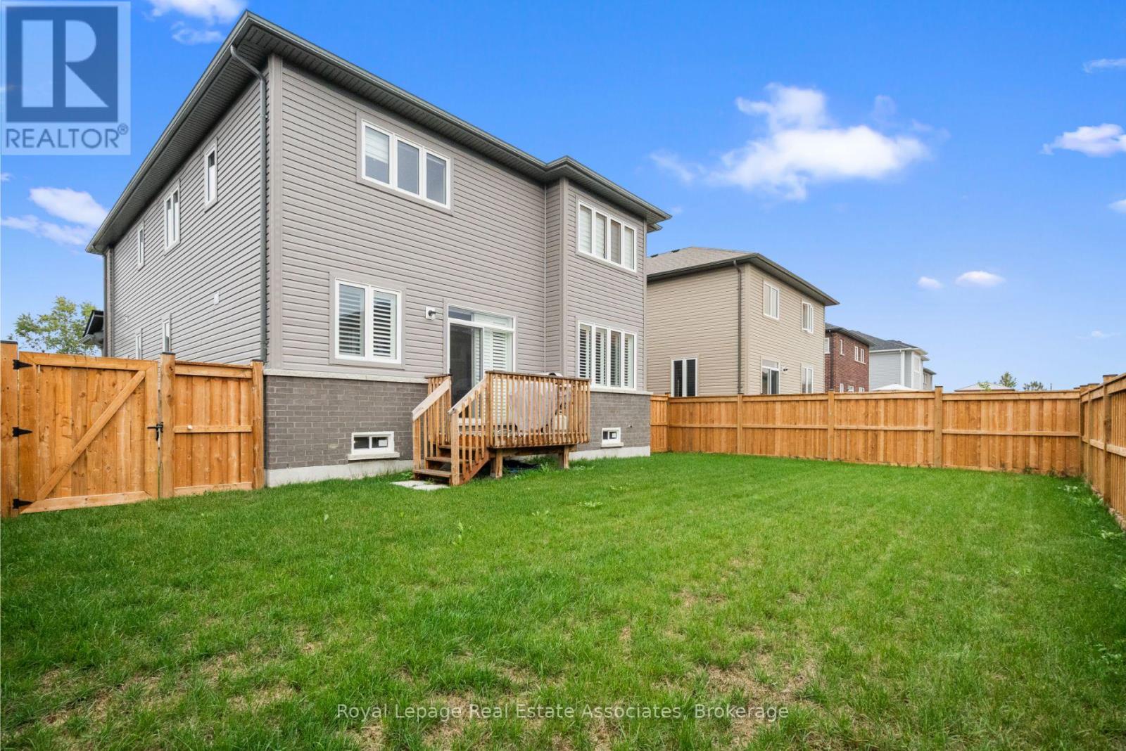 12 Emerald Street, Wasaga Beach, Ontario  L9Z 0K8 - Photo 39 - S12485678