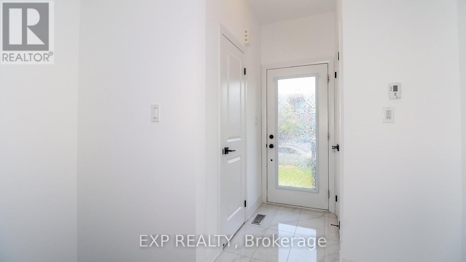 16 Haven Lane, Barrie (Painswick South), Ontario  L9J 0M4 - Photo 3 - S12485720