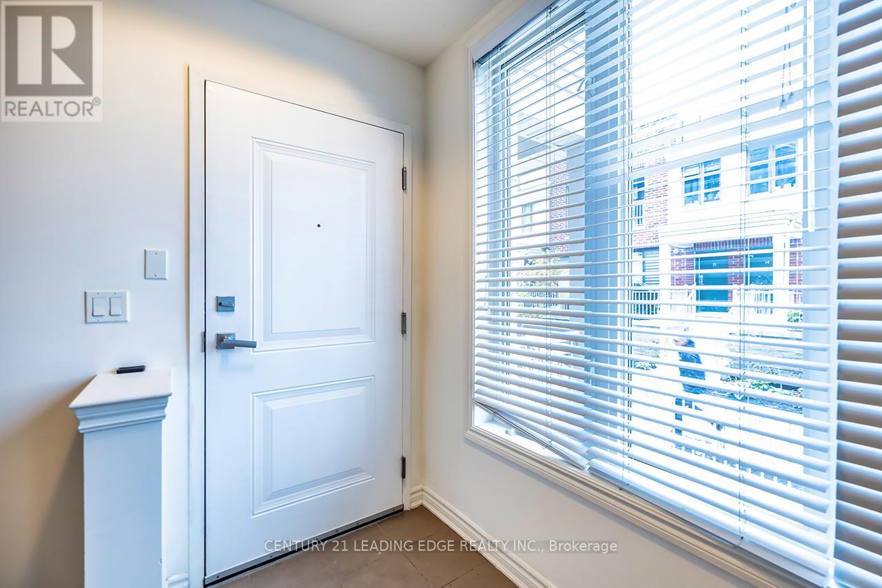 16 - 125 Long Branch Avenue, Toronto, Ontario  M8W 0A9 - Photo 7 - W12451783