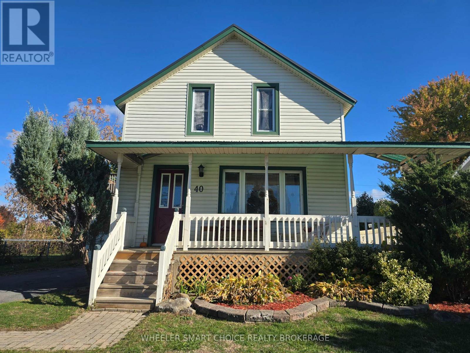 40 St Laurent Avenue, South Stormont, Ontario  K0C 1P0 - Photo 1 - X12485820