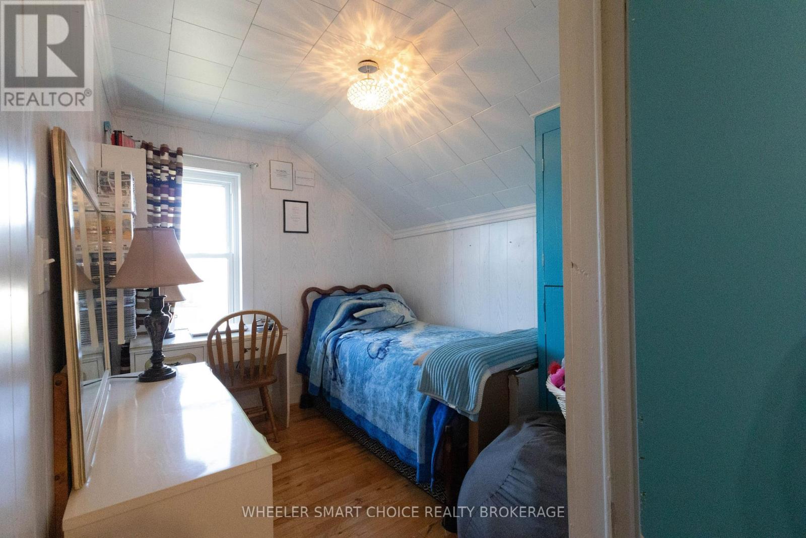 40 St Laurent Avenue, South Stormont, Ontario  K0C 1P0 - Photo 18 - X12485820