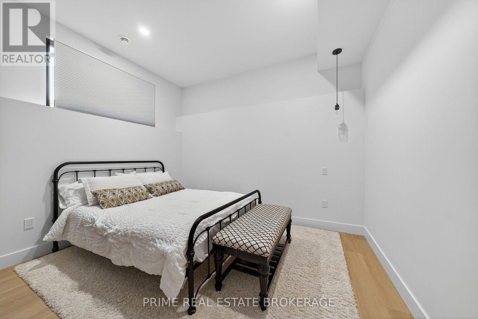 417 Baseline Road E, London South, Ontario  N6C 2P5 - Photo 33 - X12458383