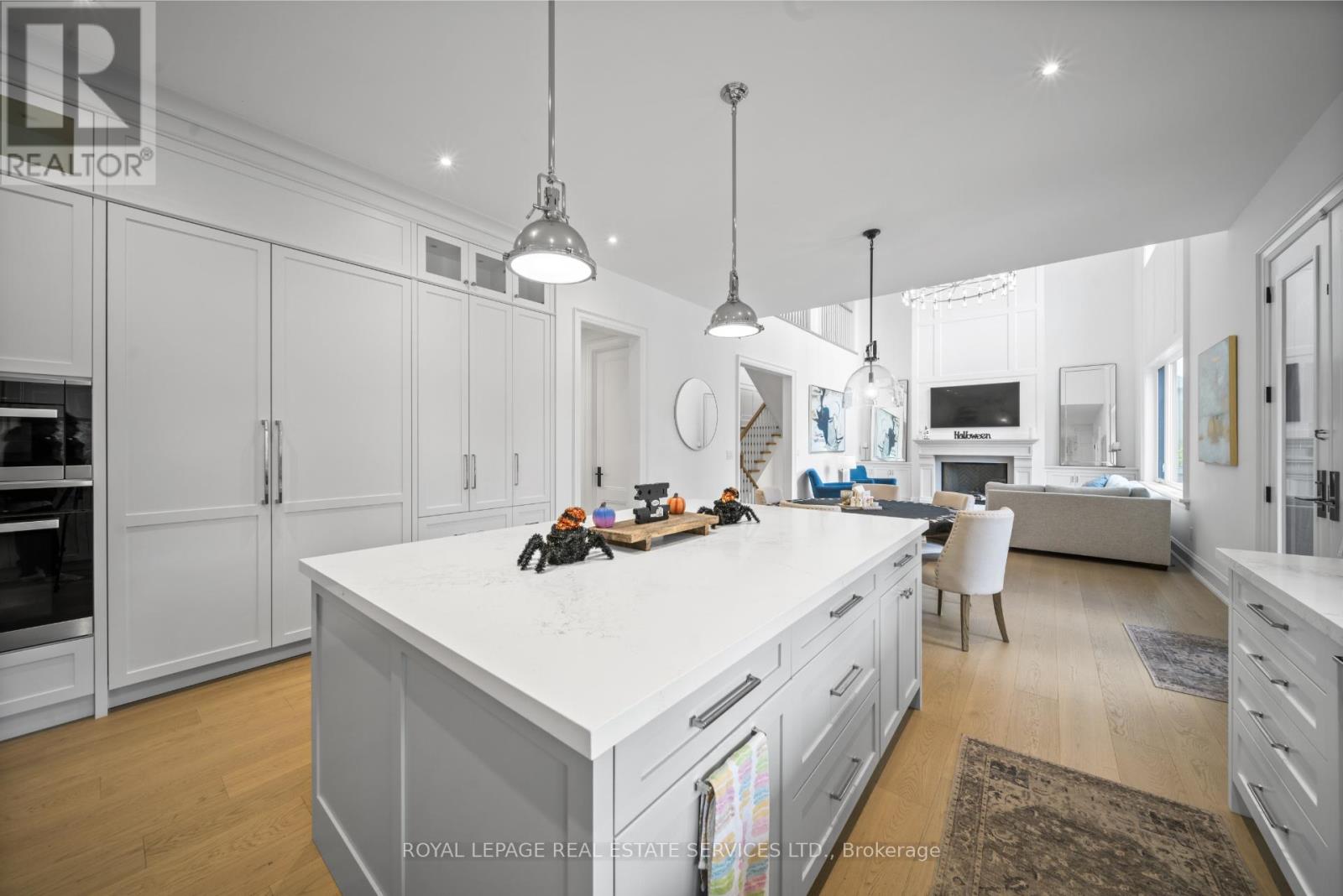 8 Graywood Drive, Toronto, Ontario  M9A 1P6 - Photo 10 - W12485635