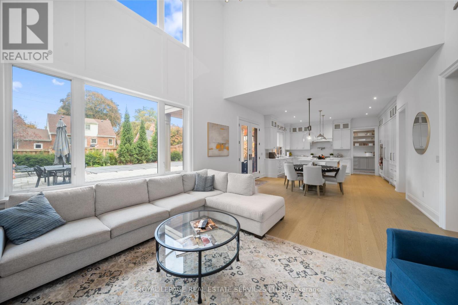 8 Graywood Drive, Toronto, Ontario  M9A 1P6 - Photo 16 - W12485635