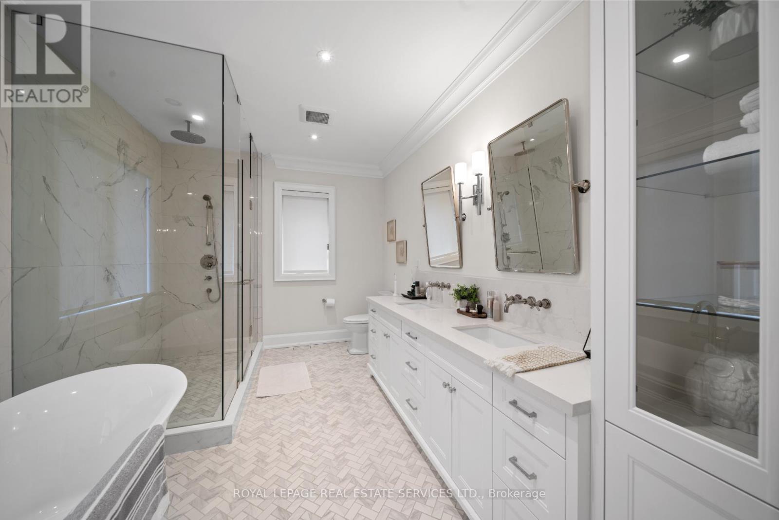 8 Graywood Drive, Toronto, Ontario  M9A 1P6 - Photo 25 - W12485635