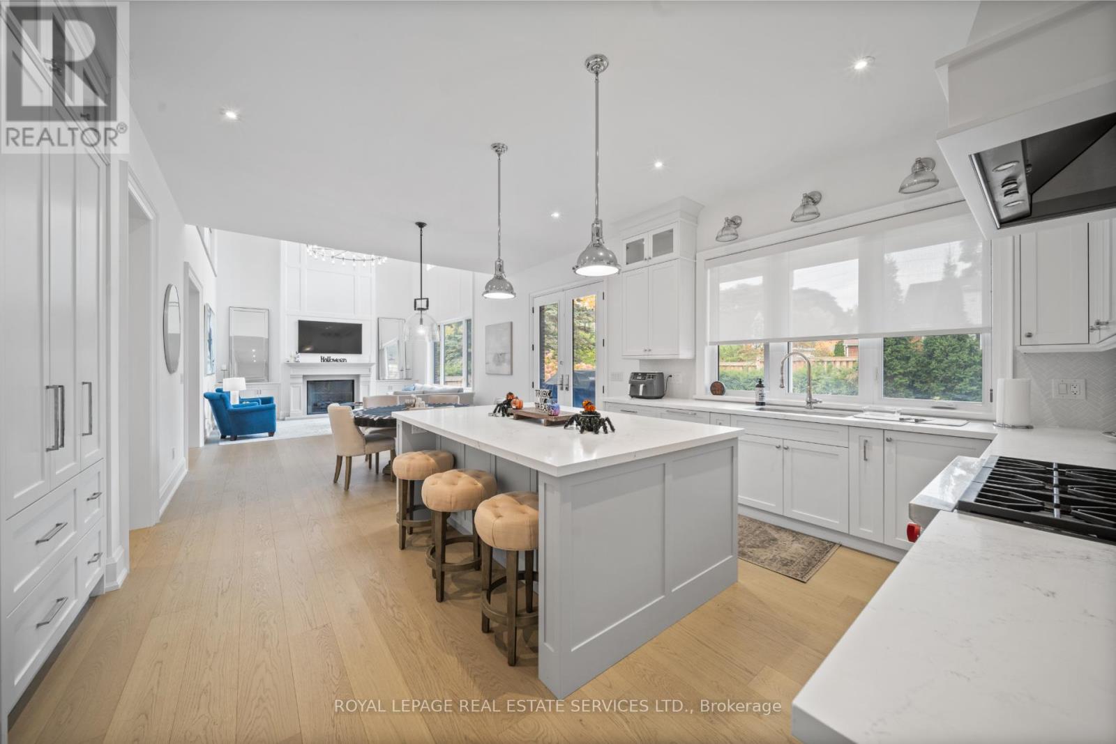 8 Graywood Drive, Toronto, Ontario  M9A 1P6 - Photo 8 - W12485635