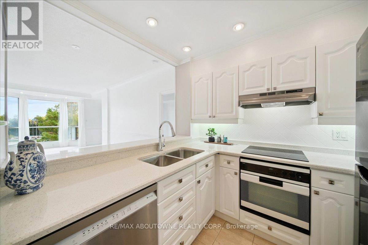 314 - 2511 Lakeshore Road W, Oakville, Ontario  L6L 6L9 - Photo 10 - W12485643