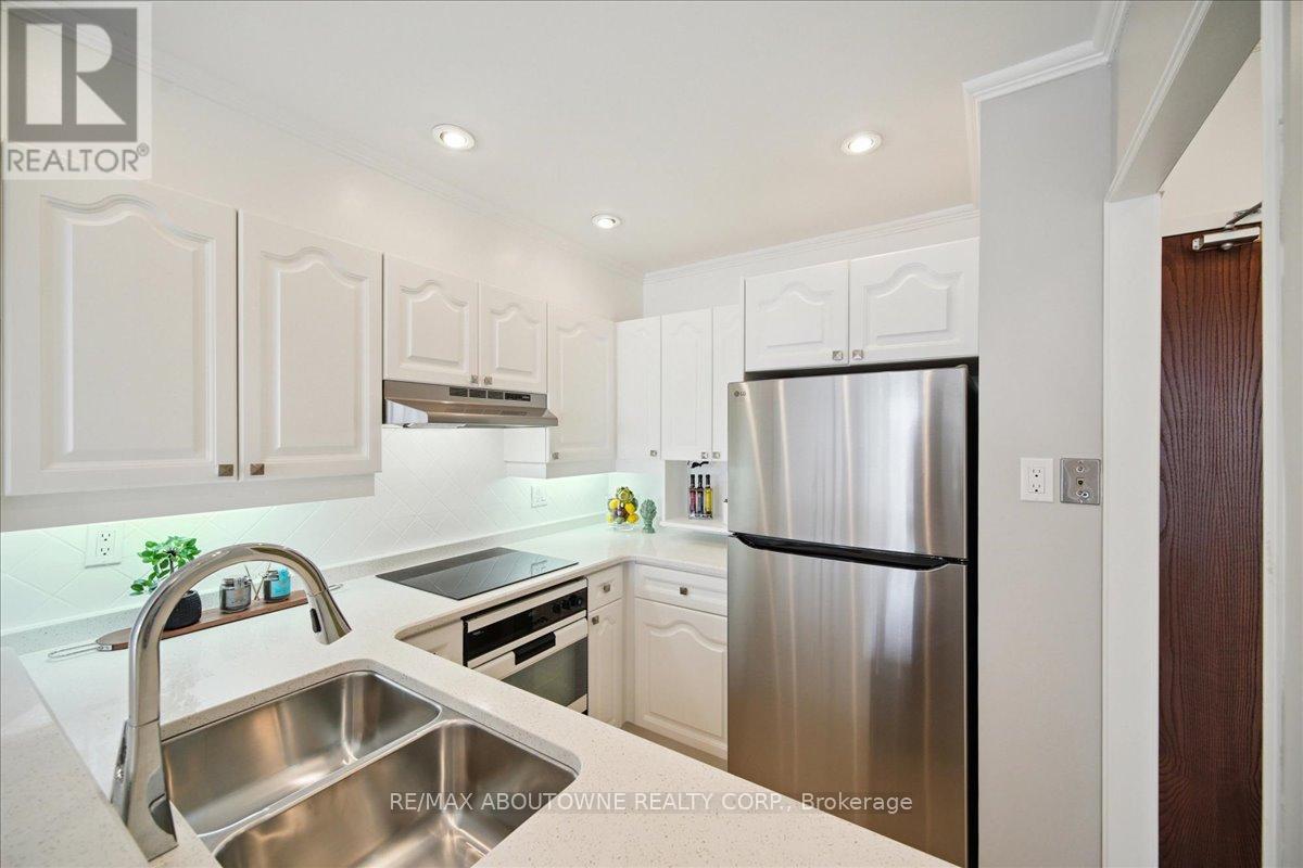 314 - 2511 Lakeshore Road W, Oakville, Ontario  L6L 6L9 - Photo 12 - W12485643