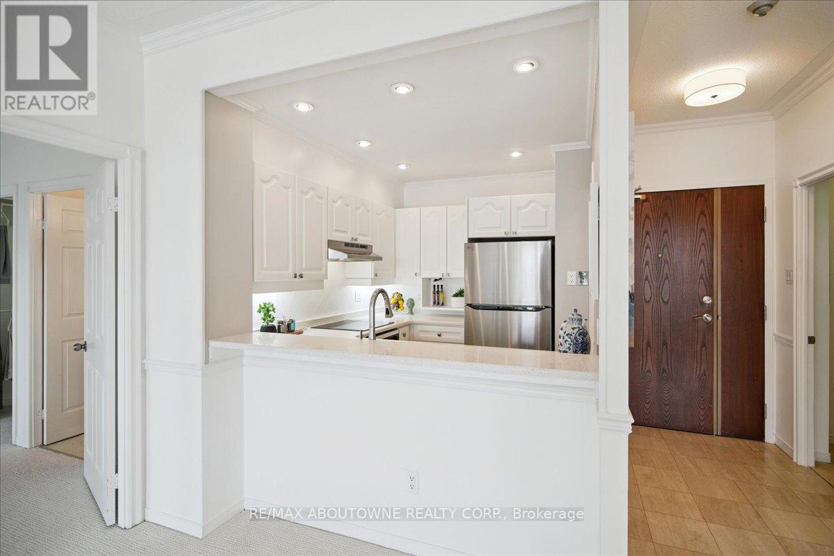 314 - 2511 Lakeshore Road W, Oakville, Ontario  L6L 6L9 - Photo 14 - W12485643