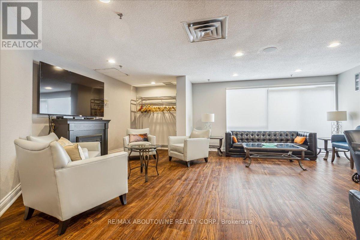 314 - 2511 Lakeshore Road W, Oakville, Ontario  L6L 6L9 - Photo 30 - W12485643