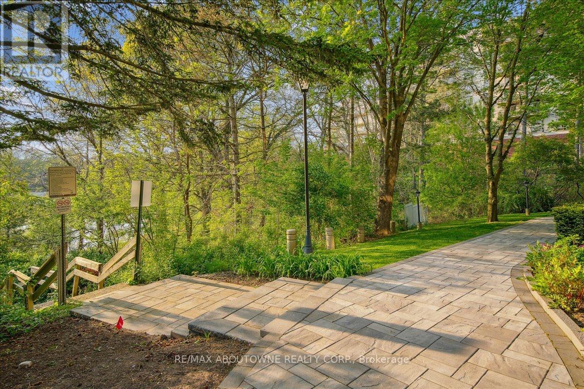 314 - 2511 Lakeshore Road W, Oakville, Ontario  L6L 6L9 - Photo 37 - W12485643