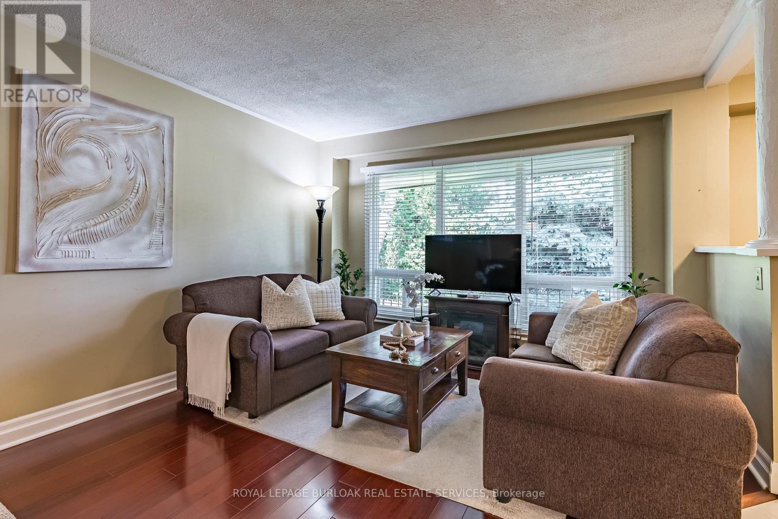 214 Vance Drive, Oakville, Ontario  L6L 3L1 - Photo 11 - W12485656