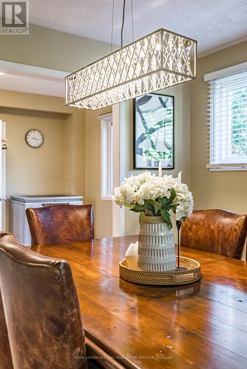 214 Vance Drive, Oakville, Ontario  L6L 3L1 - Photo 19 - W12485656