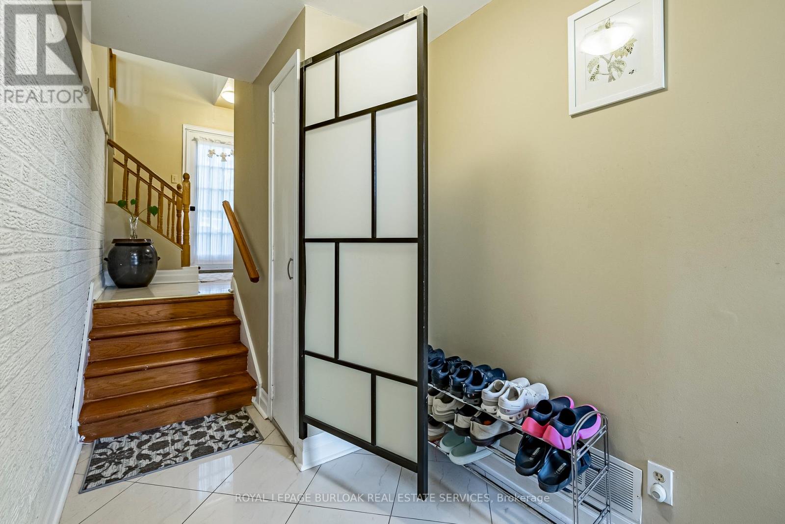 214 Vance Drive, Oakville, Ontario  L6L 3L1 - Photo 23 - W12485656