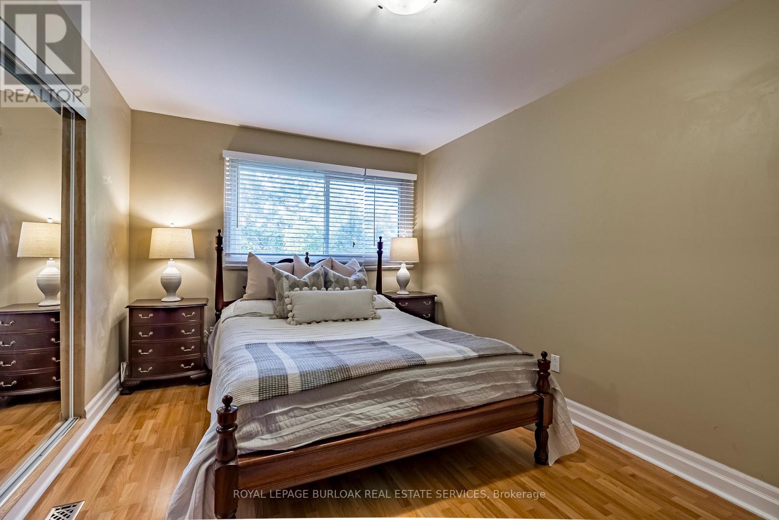 214 Vance Drive, Oakville, Ontario  L6L 3L1 - Photo 33 - W12485656