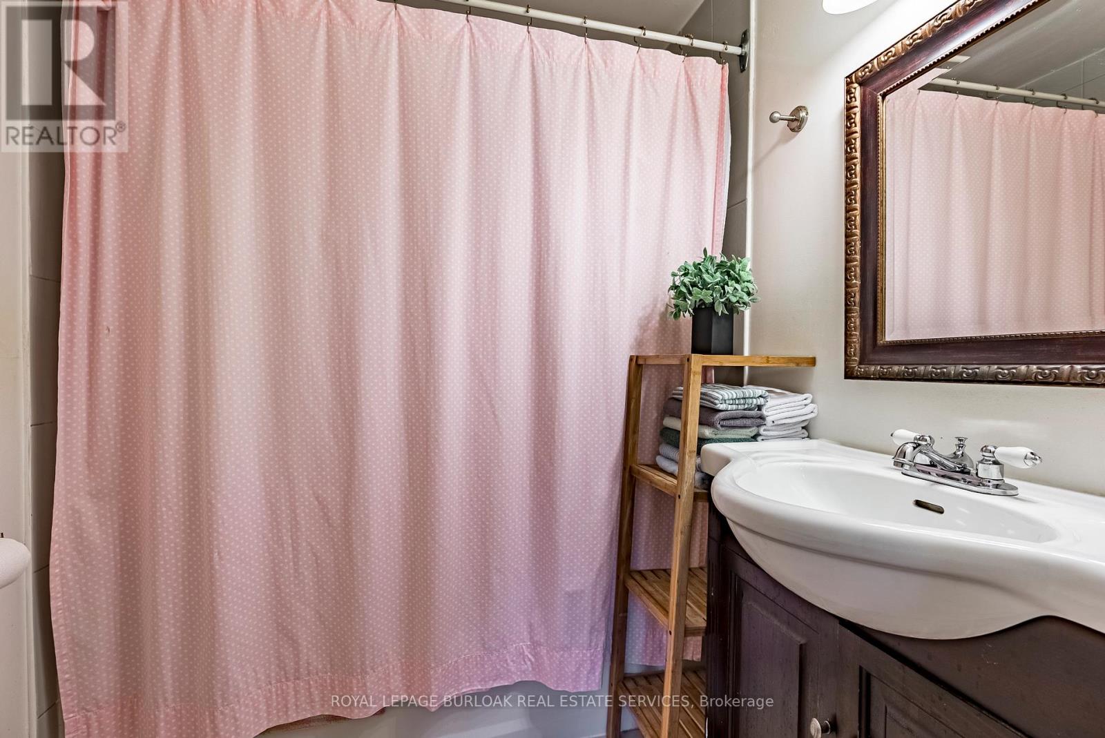 214 Vance Drive, Oakville, Ontario  L6L 3L1 - Photo 34 - W12485656