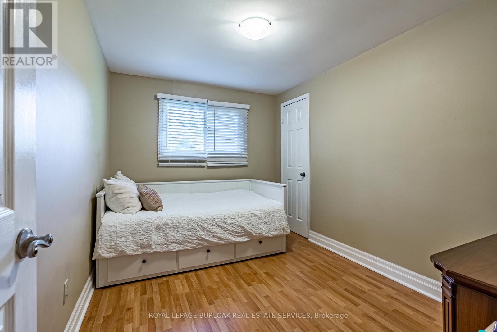 214 Vance Drive, Oakville, Ontario  L6L 3L1 - Photo 35 - W12485656