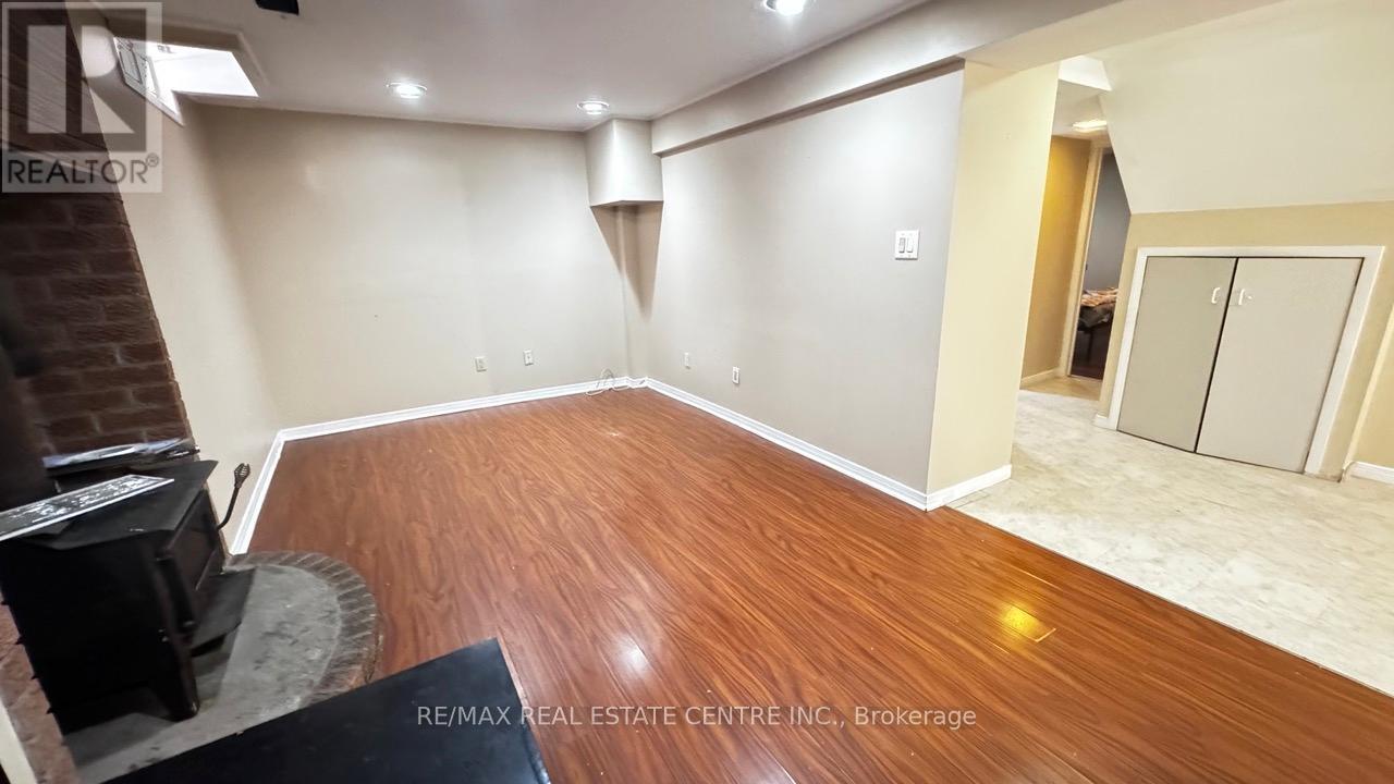 45 Wexford Road, Brampton, Ontario  L6Z 2W4 - Photo 10 - W12485664