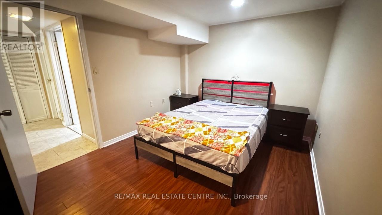 45 Wexford Road, Brampton, Ontario  L6Z 2W4 - Photo 16 - W12485664