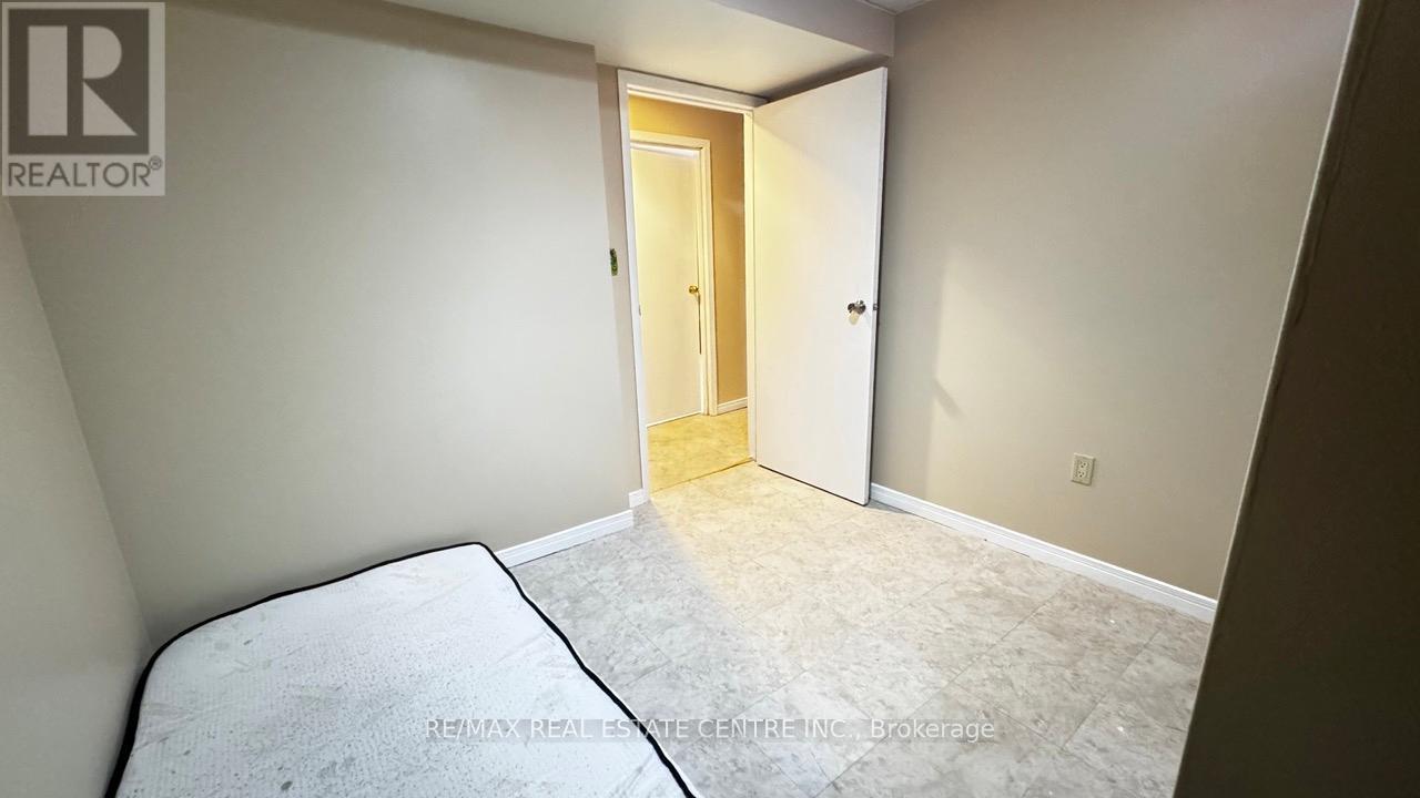45 Wexford Road, Brampton, Ontario  L6Z 2W4 - Photo 20 - W12485664