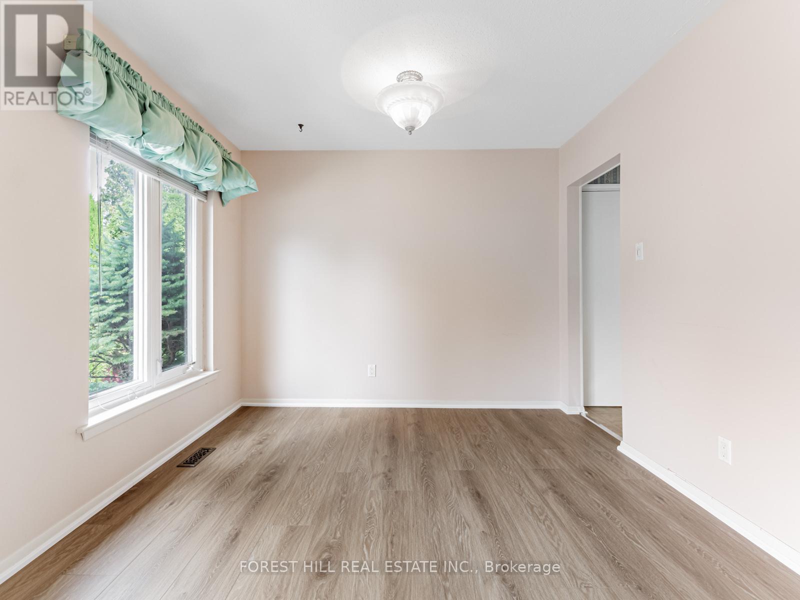 19 Drayton Crescent, Brampton, Ontario  L6T 3G6 - Photo 10 - W12485692