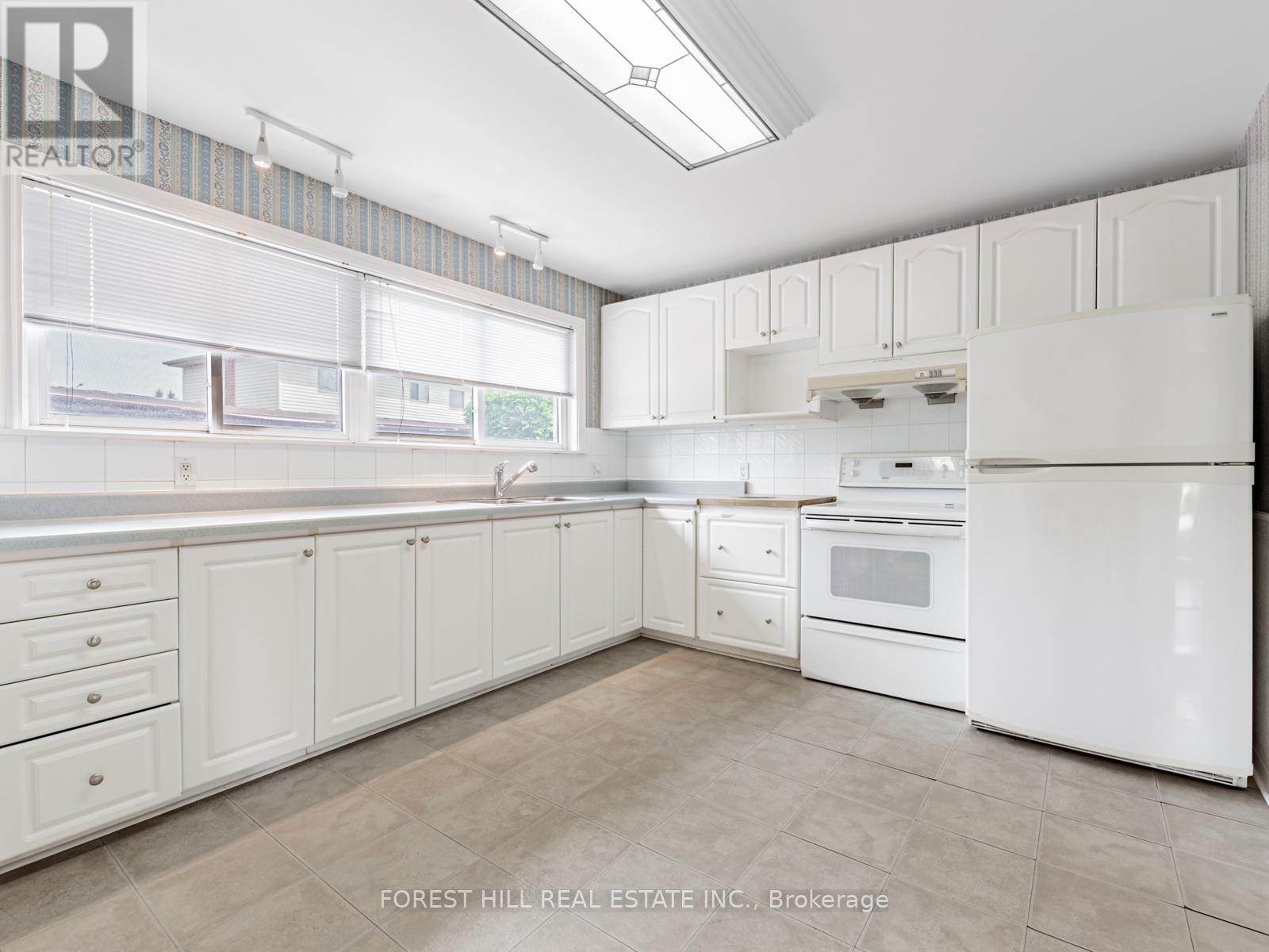 19 Drayton Crescent, Brampton, Ontario  L6T 3G6 - Photo 13 - W12485692