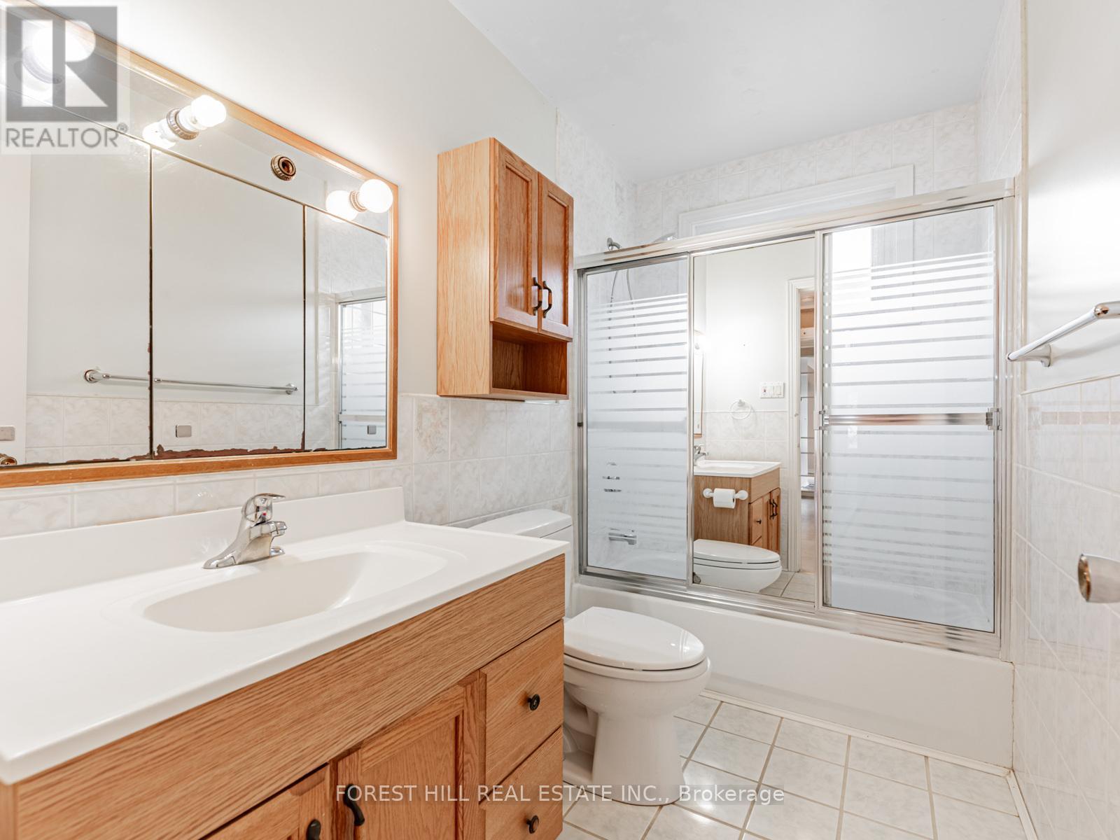 19 Drayton Crescent, Brampton, Ontario  L6T 3G6 - Photo 17 - W12485692