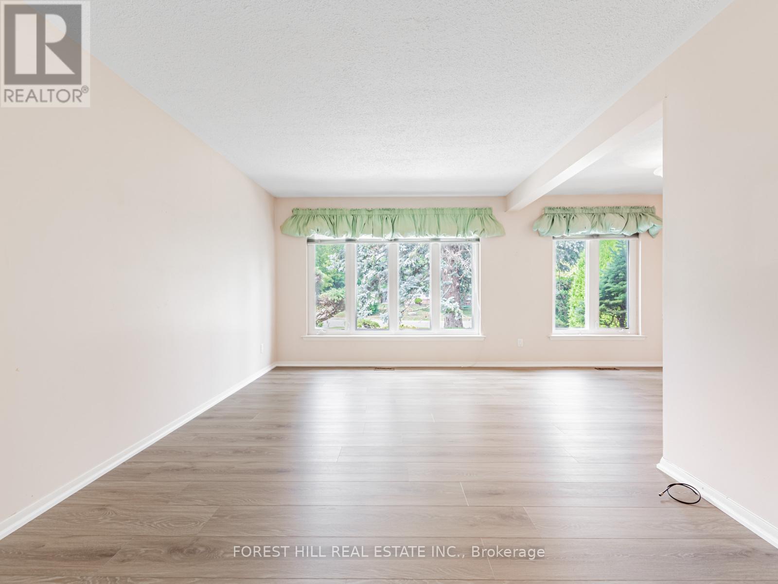 19 Drayton Crescent, Brampton, Ontario  L6T 3G6 - Photo 6 - W12485692