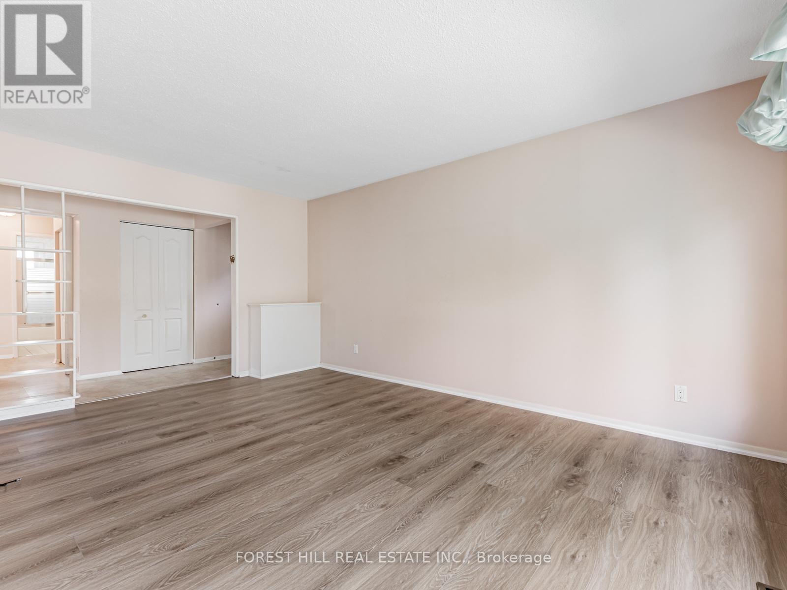 19 Drayton Crescent, Brampton, Ontario  L6T 3G6 - Photo 9 - W12485692