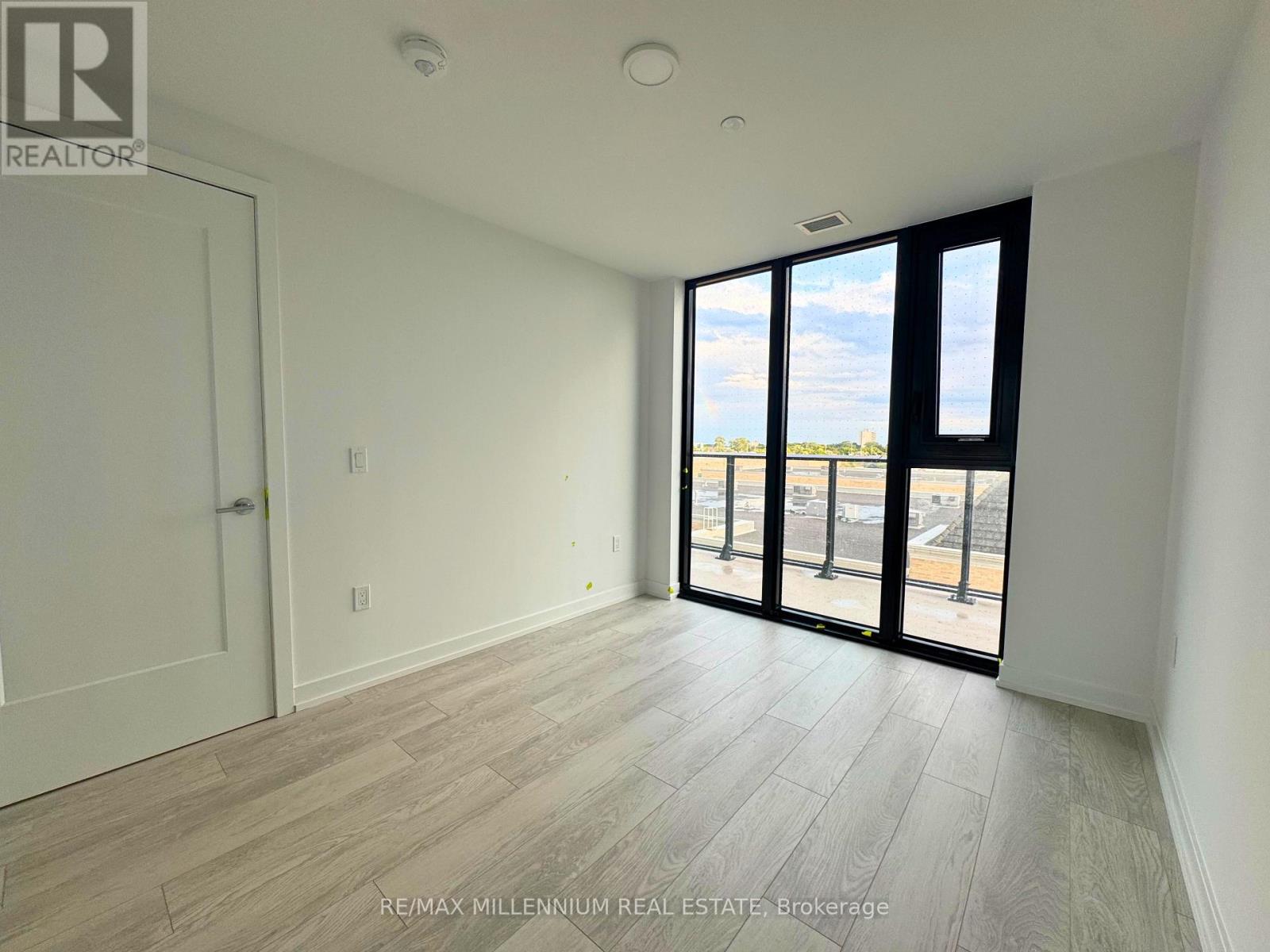 419 - 801 The Queens Way, Toronto, Ontario  M8Z 6A8 - Photo 3 - W12485699